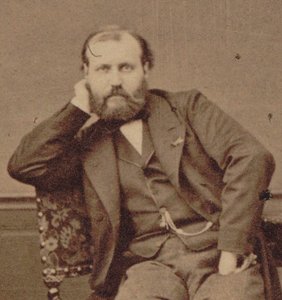 作曲家シャルル・グノーの肖像 1818-1893, 1875. 作： Photo studio Mayer and Pierson.