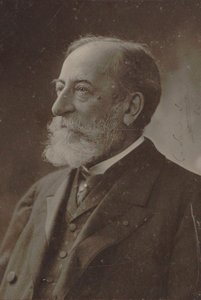 作曲家カミーユ・サン＝サーンスの肖像 1835-1921 年、1910 年。 作： Photo studio Nadar.