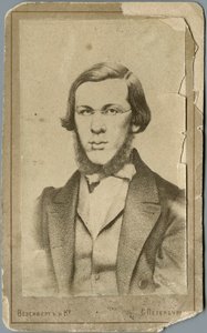 ニコライ・アレクサンドロヴィチ・ドブロリュボフ 1836～1861年、1865～1900年 作： Photo studio Wesenberg