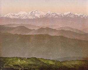ダージリン。 カッチェリーヒルのキンチンジュンガと雪 作： Photoglob Co. (Zurich, active c. 1890 1910)