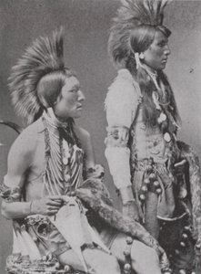 2人のブラックフット・ブレーブス（モノクロ写真 作： Photographer Canadian