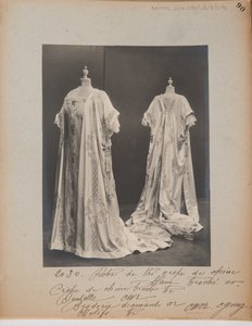 アルバムページ。ハウス・オブ・ワース、ボールガウン 作： Photographer French