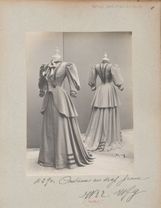 アルバムページ。ハウス・オブ・ワース 衣装 作： Photographer French