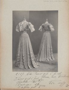 アルバムページ。ハウス・オブ・ワース 衣装 作： Photographer French