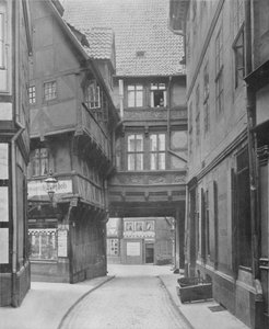 アンドレアスプラッツへの通路（モノクロ写真 作： Photographer German