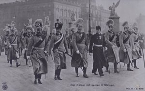 ドイツのカイザー・ウィルヘルム2世とその6人の息子たちの軍服姿（モノクロ写真 作： Photographer German