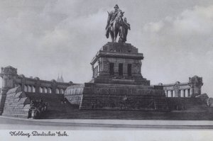 カイザー・ウィルヘルム1世の記念碑（ドイツ・コブレンツ、Deutsches Eck）（モノクロ写真 作： Photographer German