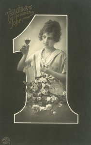 乾杯する女の子が描かれた年賀状（モノクロ写真 作： Photographer German
