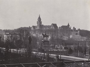 ポツダム、戦争学校と皇帝ウィルヘルム大帝の記念碑（モノクロ写真 作： Photographer German