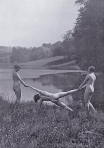 美しい身体、女性のための身体文化（モノクロ写真 作： Photographer German