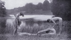 美しい身体、女性のための身体文化（モノクロ写真 作： Photographer German