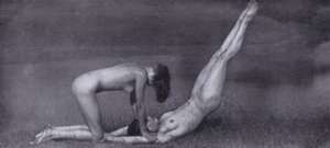 美しい身体、女性のための身体文化（モノクロ写真 作： Photographer German