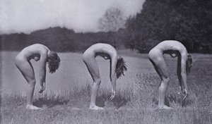 美しい身体、女性のための身体文化（モノクロ写真 作： Photographer German