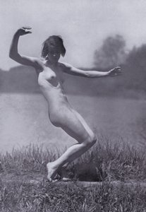 美しい身体、女性のための身体文化（モノクロ写真 作： Photographer German