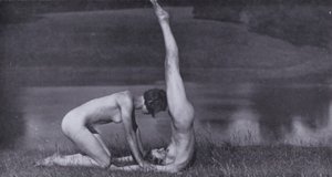 美しい身体、女性のための身体文化（モノクロ写真 作： Photographer German