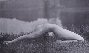 美しい身体、女性のための身体文化（モノクロ写真 作： Photographer German