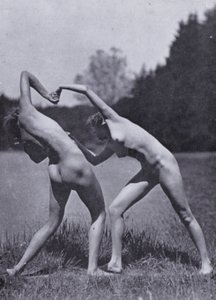 美しい身体、女性のための身体文化（モノクロ写真 作： Photographer German
