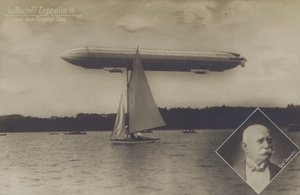 ベルリン、テーゲル湖上空を飛行するツェッペリンLZ III（モノクロ写真 作： Photographer German