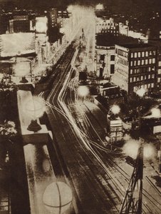 夜の東京・銀座の明るい光（モノクロ写真 作： Photographer Japanese