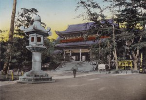 日本、1912年頃。日本で最も影響力のある宗派の一つである知恩院仏陀寺（写真 作： Photographer Japanese