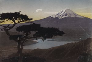 1912年頃の日本。三坂峠からの富士山（写真