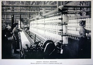 日本の紡績工場で働く女性工員たち 作： Photographer Japanese