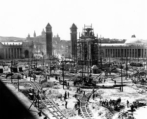 バルセロナでの建設、1910年頃（白黒写真）