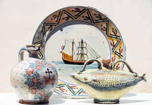 イタリア・カンパニア州ヴィエトリ・スル・マーレのヴィエトリ陶磁美術館で展示されている品々 作： Blaise Nicolas Le Sueur