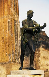 ポンペイのアポロ神の像（世界遺産