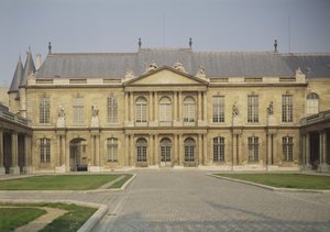 1705-09に建てられた、Hotel de Soubiseのファサード