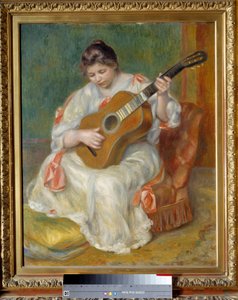 ギターを弾く女性ピエール・オーギュスト・ルノワール（1841-1919）の絵画