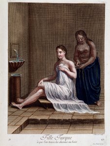 浴場で髪を編んでいるトルコの少女-1707年と1708年にレバントの様々な国を描いた100枚の版画コレクションに含まれていますが、1712年から13年にかけてM.ル・ヘイの世話によって更新されました。