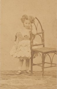 素朴な椅子、1860 年代。 作： Pierre Louis Pierson