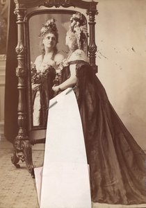 [カスティリオーネ伯爵夫人]、1895 年。 作： Pierre Louis Pierson