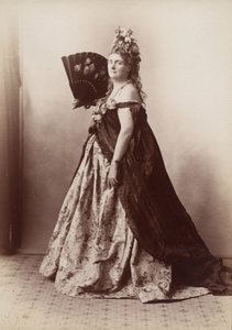 [バラのシリーズからのカスティリオーネ伯爵夫人]、1895 年。 作： Pierre Louis Pierson