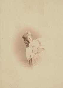 [Ritrosetta ドレスに座ってビネット]、1861-67。