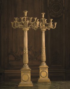 エンパイア・オルモル12枝燭台のペア、19世紀初頭（金メッキブロンズ） 作： ピエールフィリップトミール