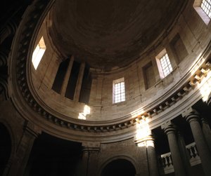 バロック建築。建築家ピエール・ピュジェ（1622年～1694年）によるマルセイユ修道院の旧シャリテ礼拝堂（1679年～1707年）。内観。マルセイユ、ブーシュ・デュ・ローヌ（Bouches-du-Rhone）（13）。 作： Pierre Puget