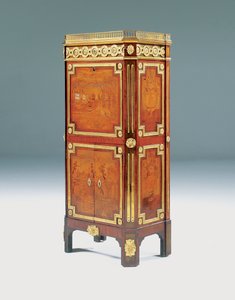 ルイ15世の秘書アバタント（オルモルにマウントされたキングウッド、アマランサス、寄木細工） 作： Pierre Roussel