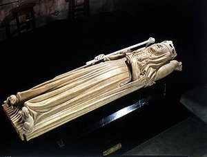 イザベラ・オブ・バイエルン（1371-1435）の墓（大理石 作： Pierre de Thury