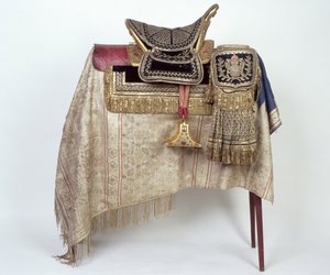 アダムカジミエシュチャルトリスキーのサドル（1734-1823）ガリシアガードの指揮官、1782〜83年（木材、革、シルバーとゴールドのベルベット） 作： Polish School