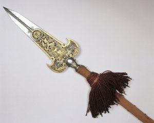 フランス国王ルイ14世（1638〜1715年）の護衛の槍（鋼と金が木に設置）
