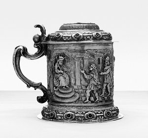 タンカード、側面はレポースとヨーゼフの生涯の場面のチェイスが施されている、ダンツィグ、1690年頃（パーセル・ギルト・シルバー