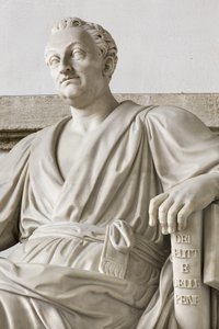 チェーザレ・ベッカリーアの銅像 作： Pompeo Marchesi