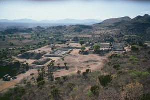 ポストクラシック時代後期の街の空撮 作： Pre Columbian