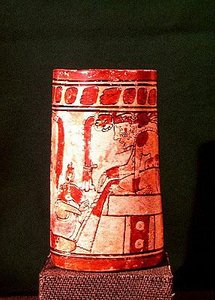円筒形花瓶 マヤ 7～8世紀 ポリクローム石材 作： Pre Columbian Pre Columbian