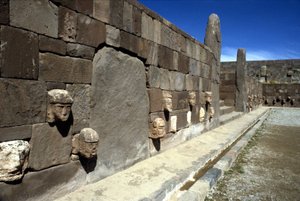 ボリビア、ティアワナコの先コロンブス時代の遺跡。