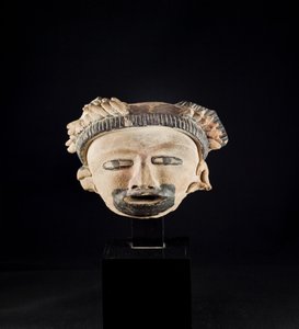 頭部像／メキシコ、トタナケ文化（テラコッタ）