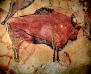 先史時代、上部旧石器時代の芸術: バイソンまたはオーロックス、アルタミラ (スペイン) の洞窟の頭頂の絵、木炭と赤黄土、紀元前 35,000 年から 11,000 年の間 - 上部旧石器時代の芸術 - アルタミラの洞窟での絵画、木炭、再