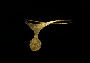 先史時代の芸術、青銅器時代。エル・アルガル」の文化。カラバカまたはセヘギン」の黄金の髪飾り。スペイン、マドリッドの考古学博物館 作： Prehistoric Prehistoric